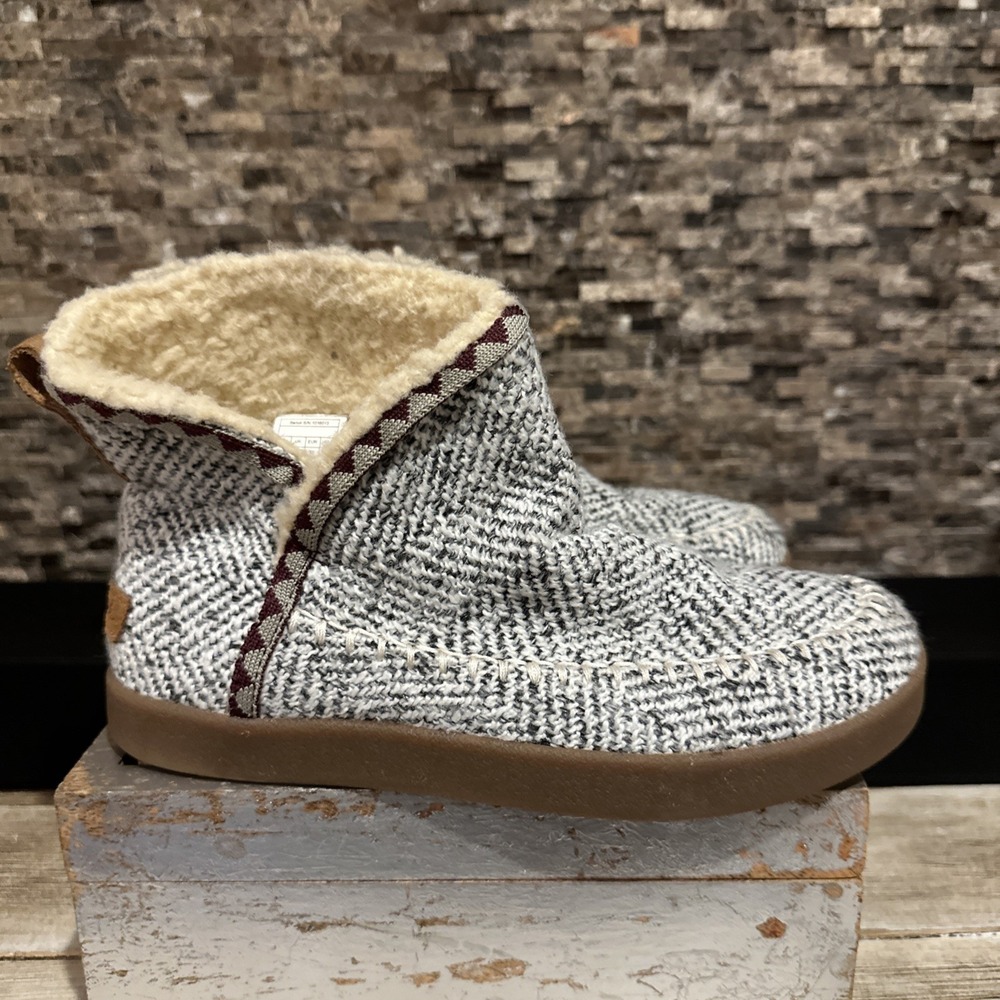 Sanuk Women's Nice Bootah Grey Boots Chevron 1016013 Size 6‎